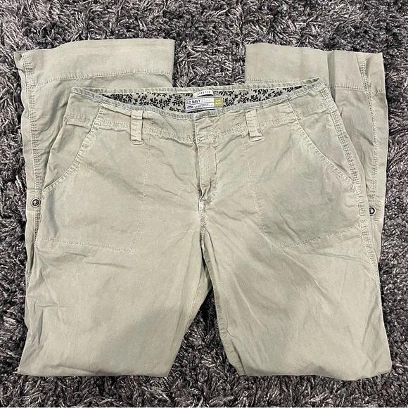 🌺OLD NAVY GREEN CARGO PANTS WITH ADJUSTABLE LENGTH🌺 - Picture 1 of 7